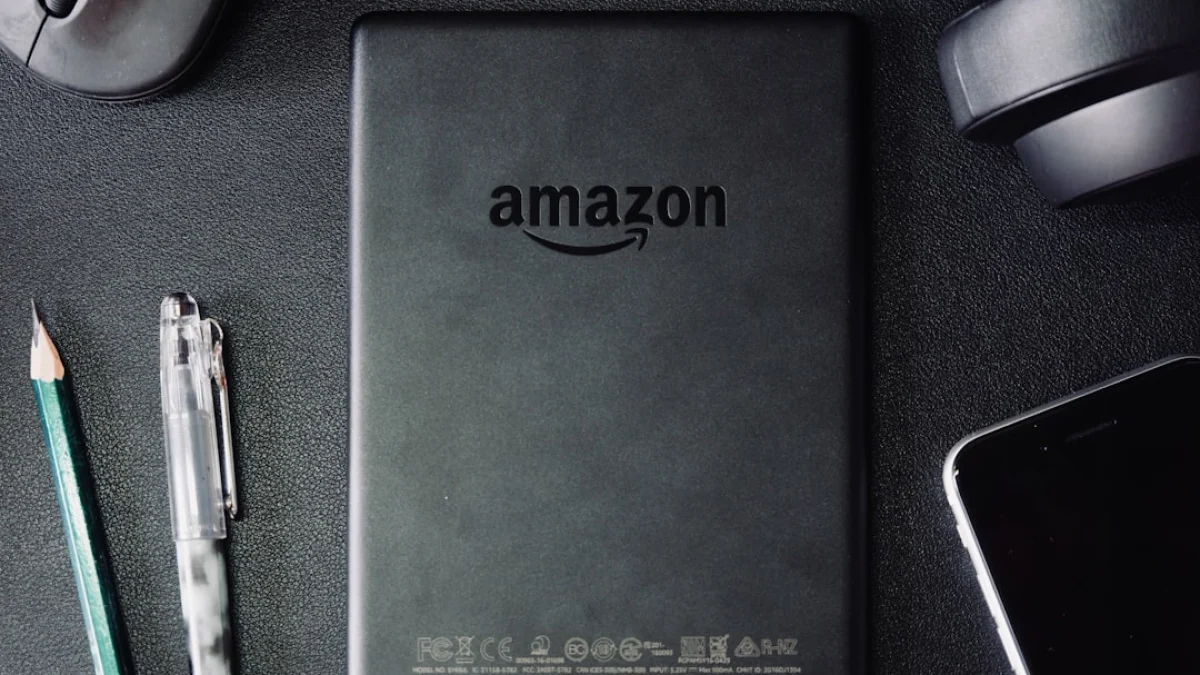 アマゾンのAIスマホ、参入の壁と可能性を読む