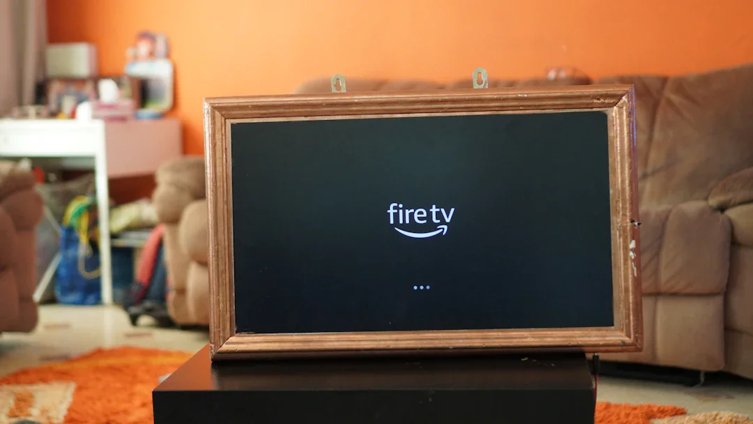 Amazon が Alexa+ を Fire TV で完全無料化、Prime 会員の壁を撤廃――テレビ視聴時のAIアシスタント標準装備へ