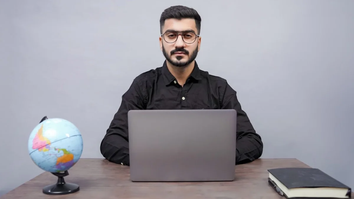 カナダ発：AIと人が難民に技術職を開く