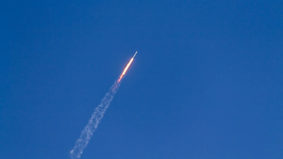 エロン・マスク3社結集で個人コングロ時代へ