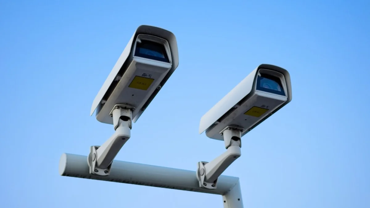 顔認識の誤認が招いた100マイル逮捕騒動