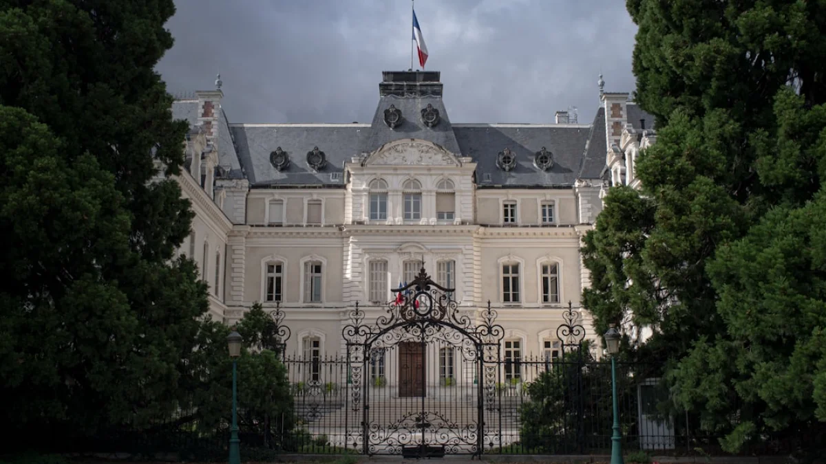 Grok発言で加速するフランスの捜査