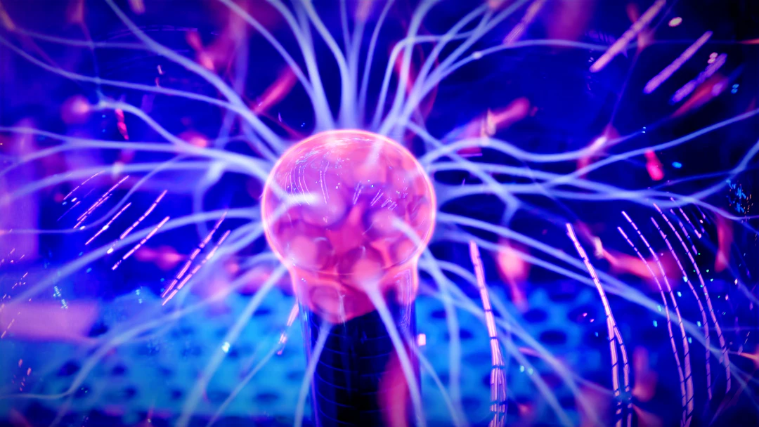 世界最速スーパーコンピュータ Frontier が AI で超高温プラズマの乱流を秒単位でモデル化