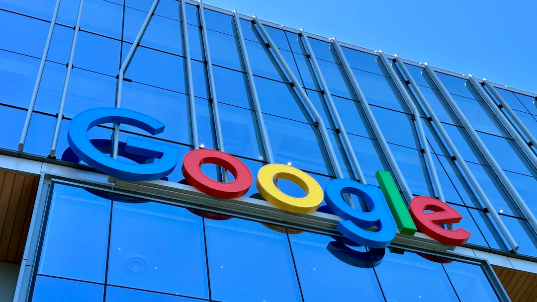Google Gemini、ChatGPT に続き 10 億ユーザー突破——音声機能が業界をけん引