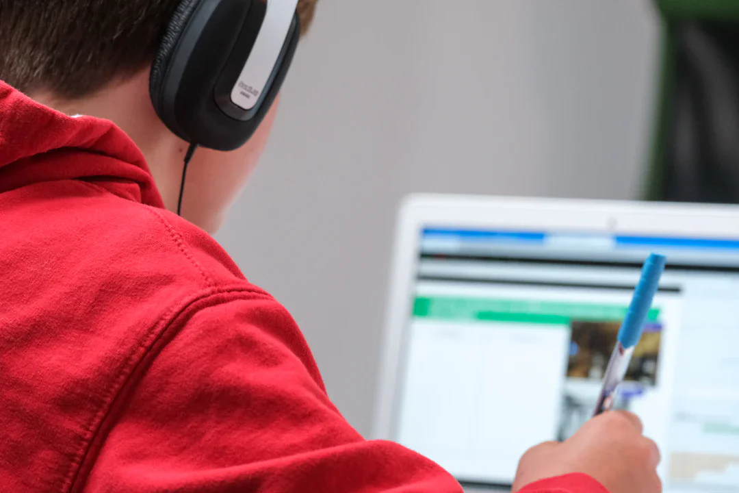 Google、Search と Gemini に学習支援ツール統合、教育 AI 市場で OpenAI に対抗