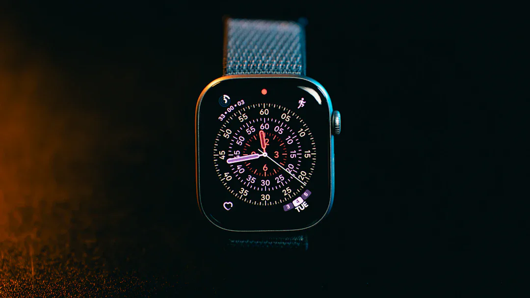 Google、Fitbit Air 発表——スクリーンレス設計で$100、Google Health アプリと統合