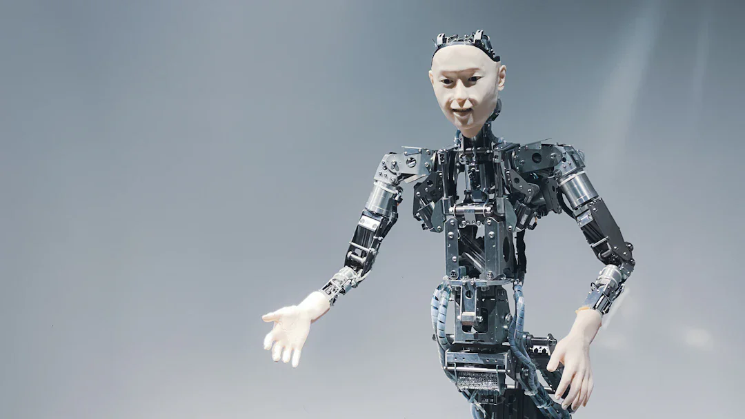 Hugging Face が $2,500 の 3D プリント可能なバイペダルロボットを公開——ロボティクス研究の民主化へ