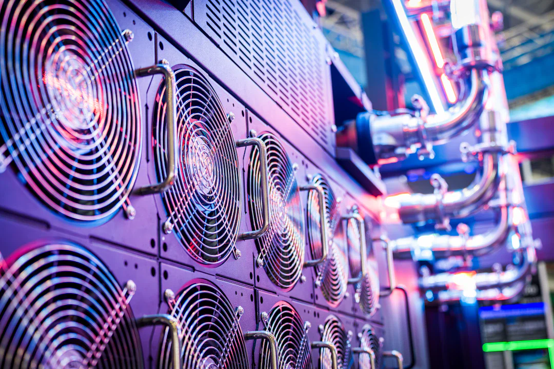 ロンドン外縁 EHDCC データセンター、年 100 万トン CO2――NY 往復飛行 27000 便相当の排出量問題