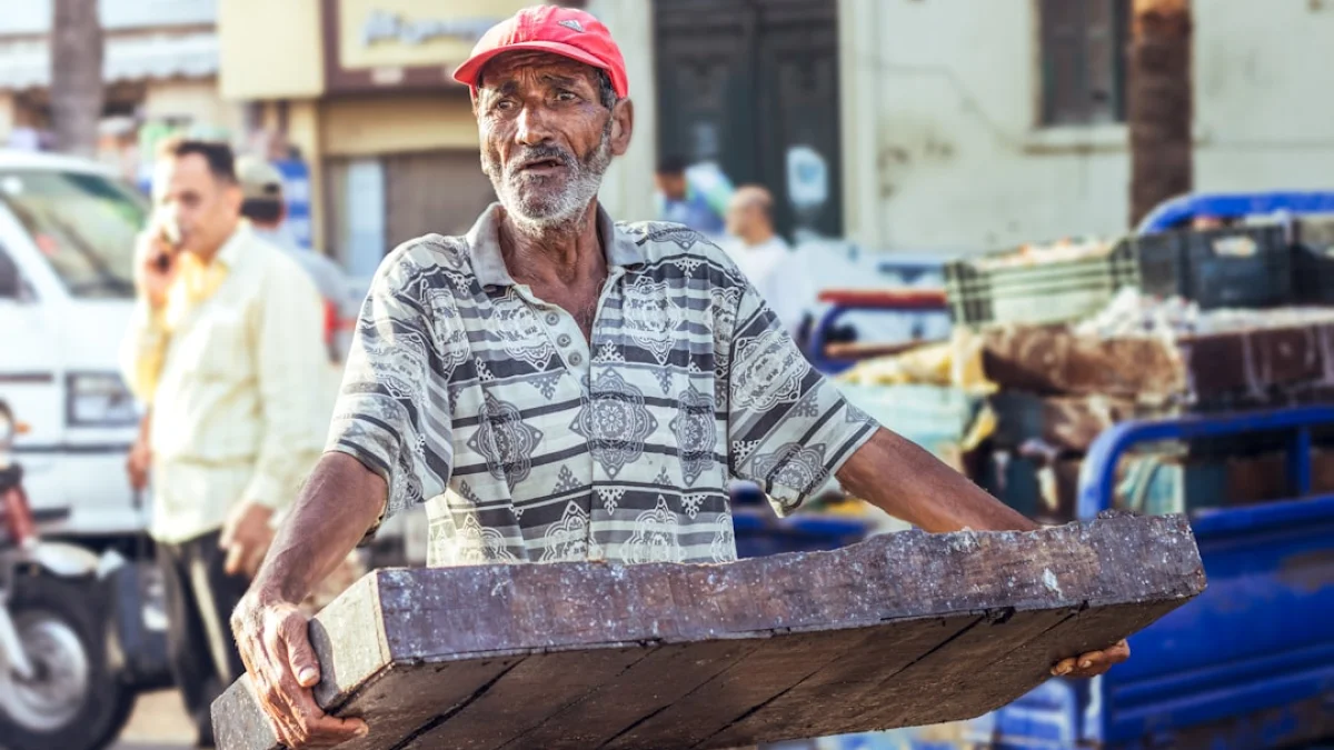 明日撤退：GPT-4oと旧モデル、現場の備え