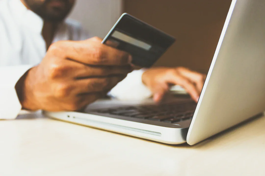 Shopify AI サーチ、Q2 で前年比 3 倍増——実装から成約率 2.5 倍の実績が実証された