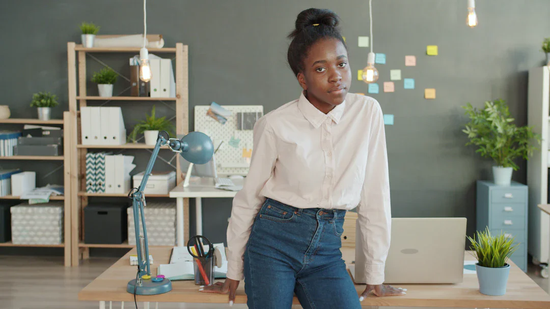 ChatGPT以降、米プログラマー職の成長率が半減――Fed調査が示す雇用危機とGen Z起業シフト