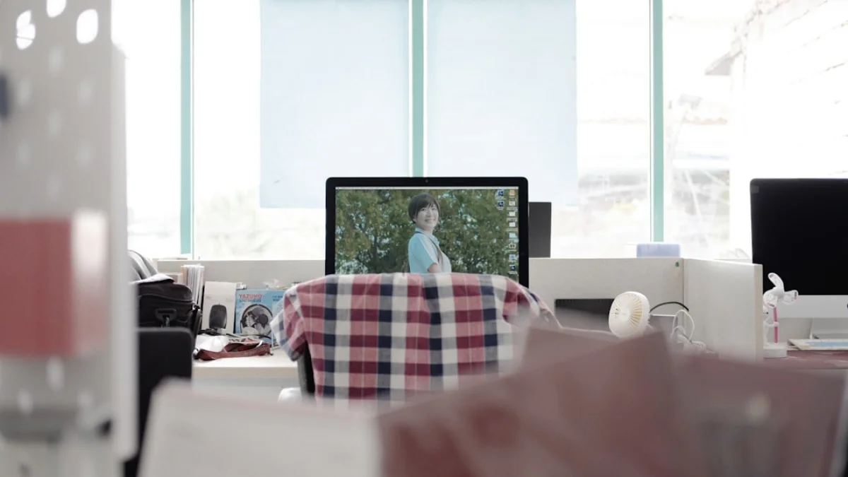 視覚だけで操作するローカルAI Fara-7Bの可能性